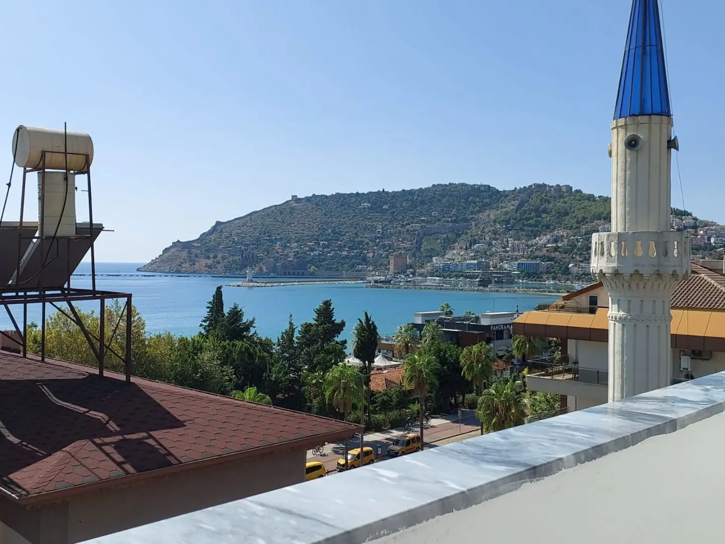 3+1 DUPLEX AND FULLY FURNISHED 0 METERS FROM THE SEA AND IN THE CENTER