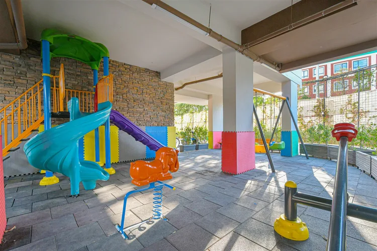 LUXURY FURNISHED 1+1 APARTMENT IN A FULLY ACTIVE COMPLEX IN OBA REGION