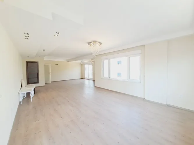 Spacious 4+1 Apartment with City and Mountain Views in the Oba Area