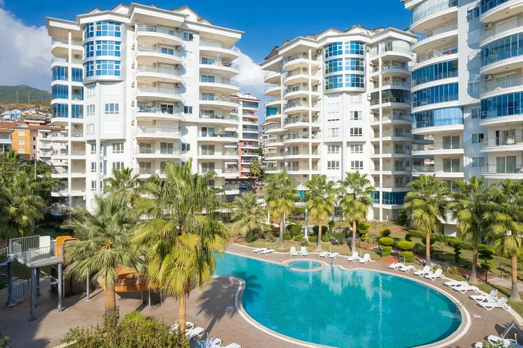 2+1 Spacious Flat in a Fully Equipped Site in the CİKCİLLİ Area