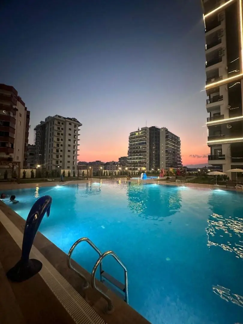 Furnished 1+1 Flat in a Luxury Complex in the Mahmutlar Area