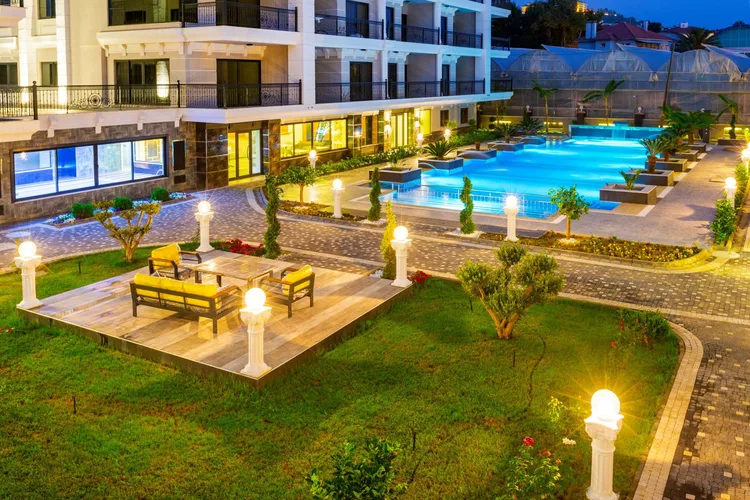 2+1 APARTMENT FOR SALE IN KARGICAK, WALKING DISTANCE TO THE SEA