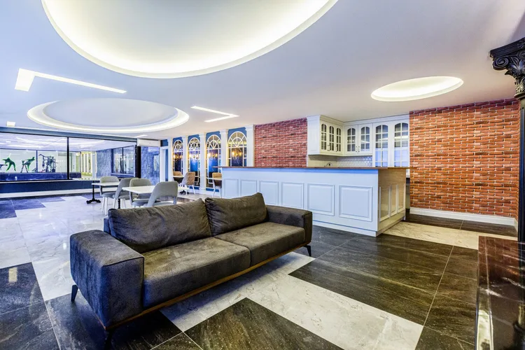 2+1 APARTMENT FOR SALE IN KARGICAK, WALKING DISTANCE TO THE SEA