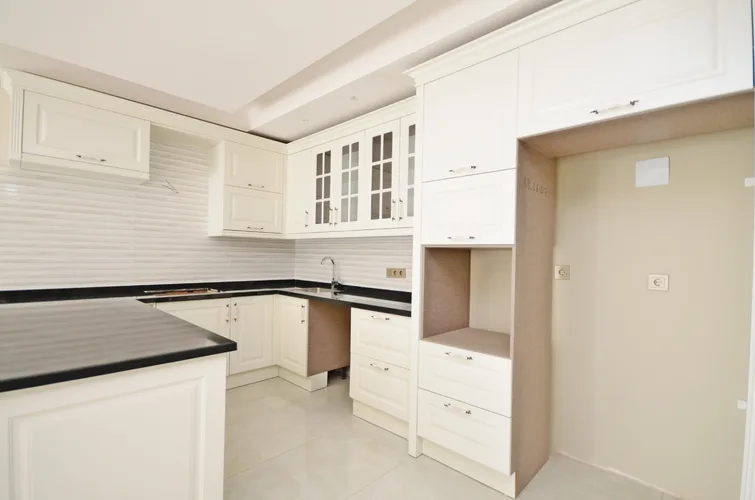 2+1 APARTMENT FOR SALE IN KARGICAK, WALKING DISTANCE TO THE SEA