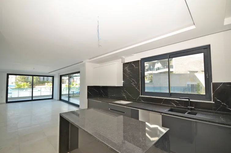3+1 GARDEN DUPLEX APARTMENT WITH PRIVATE SAUNA IN COMPLEX IN KARGICAK