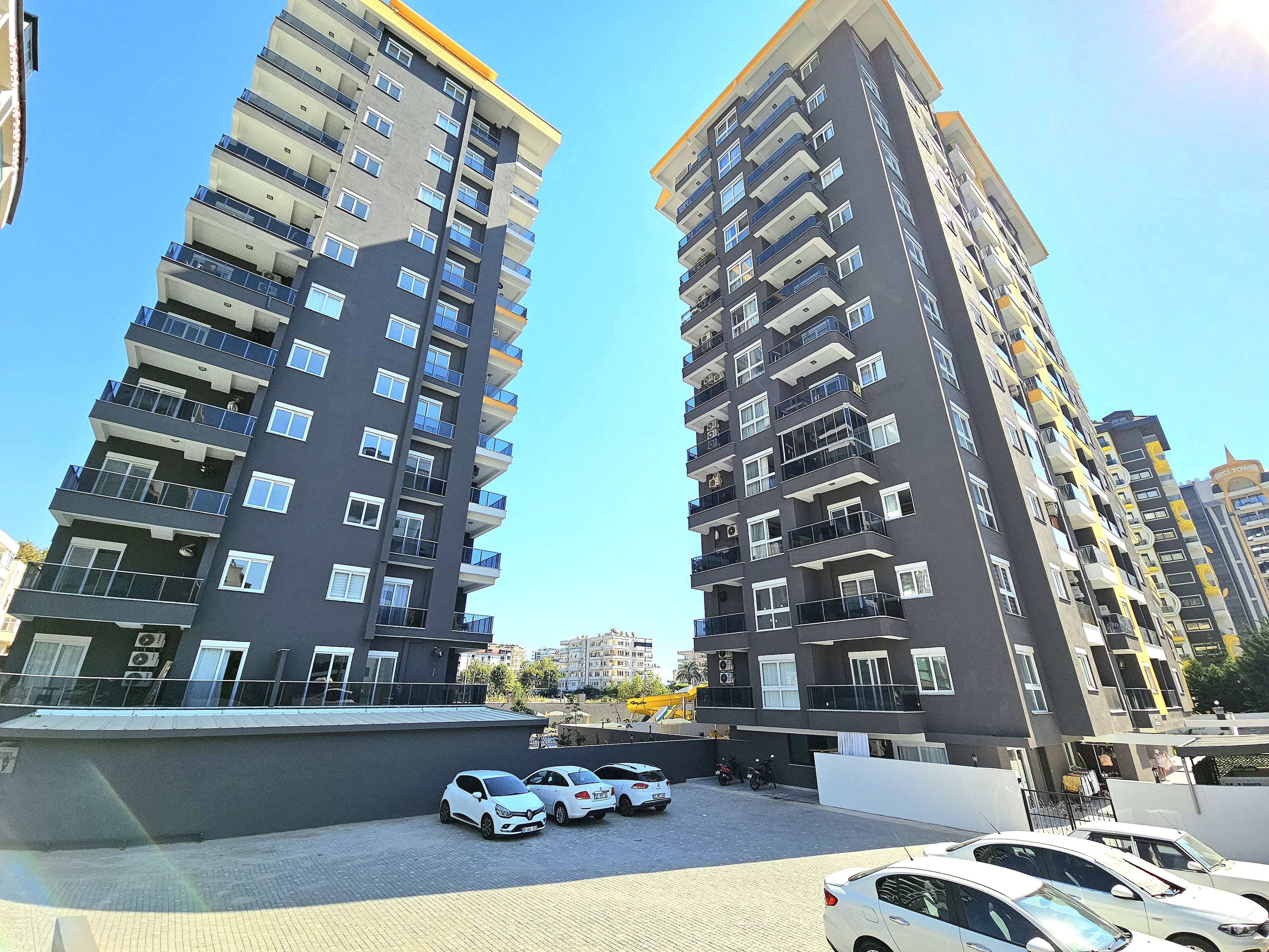 2+1 FULLY FURNISHED APARTMENT NEAR THE STREET IN MAHMUTLAR