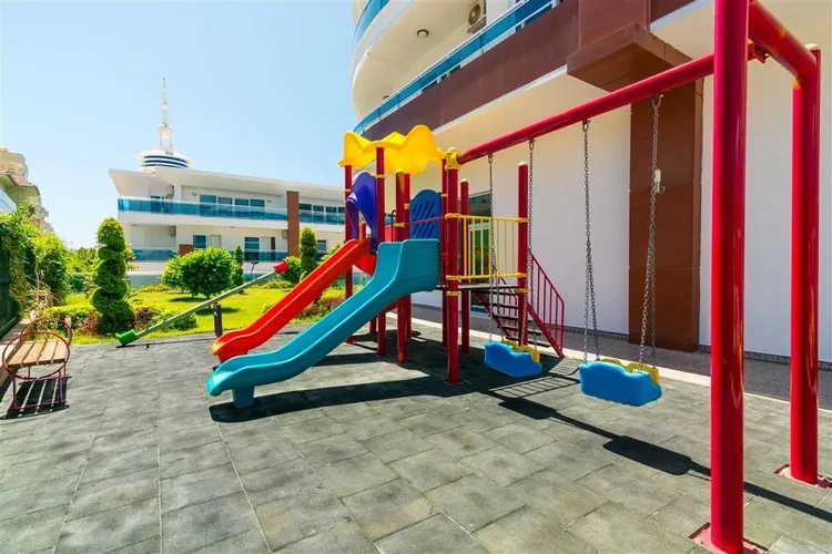 2+1 LUXURY FURNISHED APARTMENT IN A FULLY ACTIVE COMPLEX IN MAHMUTLAR
