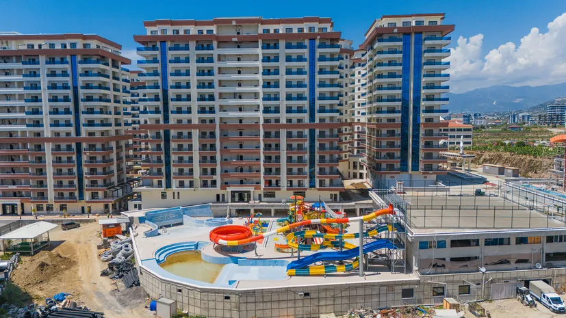 ULTRA LUXURY 3+1 APARTMENT WITH SEPARATE KITCHEN IN MAHMUTLAR CENTER  