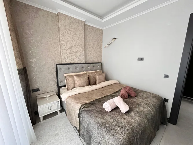 1+1 FURNISHED APARTMENT IN A LUXURY COMPLEX IN ALANYA