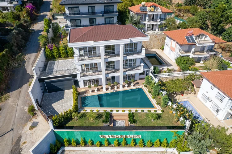5+1 LUXURY FURNISHED DETACHED VILLA WITH A STUNNING VIEW IN ALANYA