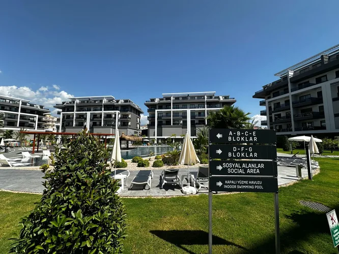 FULLY ACTIVE 3+1 APARTMENT WITH SEPARATE KITCHEN IN A COMPLEX IN OBA