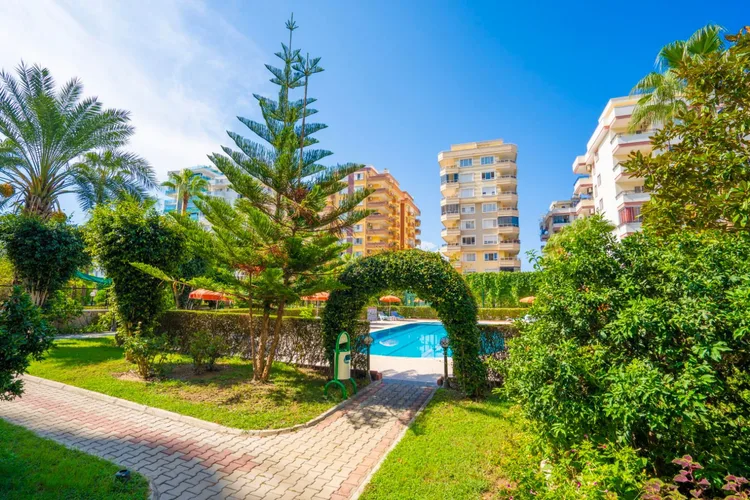 2+1 APARTMENT 115m² NEAR THE SEA IN MAHMUTLAR, ALANYA