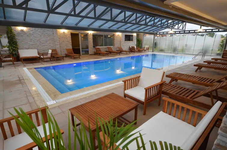 FULLY FURNISHED 1+1 APARTMENT RIGHT ON THE BEACH IN ALANYA KESTEL