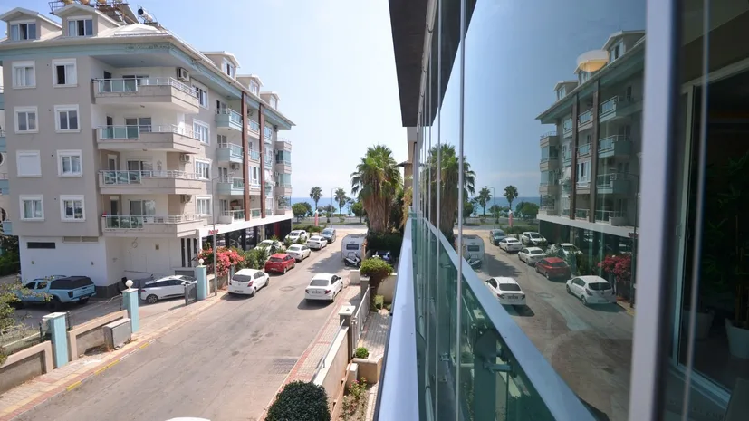 FULLY FURNISHED 1+1 APARTMENT RIGHT ON THE BEACH IN ALANYA KESTEL