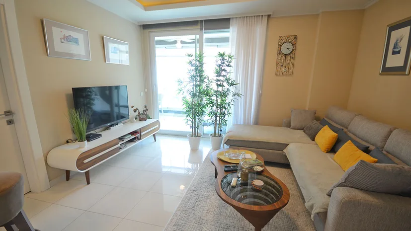 FULLY FURNISHED 1+1 APARTMENT RIGHT ON THE BEACH IN ALANYA KESTEL