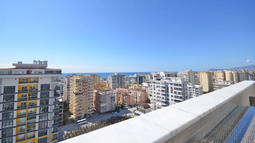 5+1 FULLY FURNISHED APARTMENT ON THE MAIN STREET IN MAHMUTLAR.