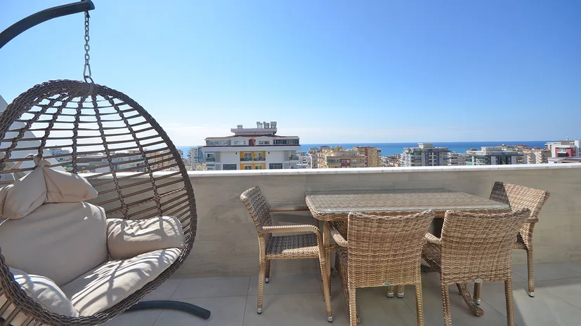 5+1 FULLY FURNISHED APARTMENT ON THE MAIN STREET IN MAHMUTLAR.
