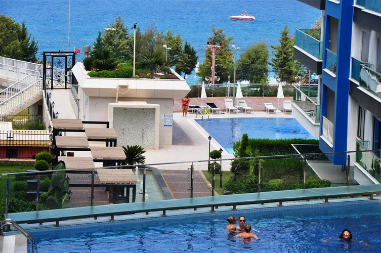 FURNISHED 3+1 DUPLEX APARTMENT RIGHT ON THE BEACH IN KARGICAK, ALANYA.