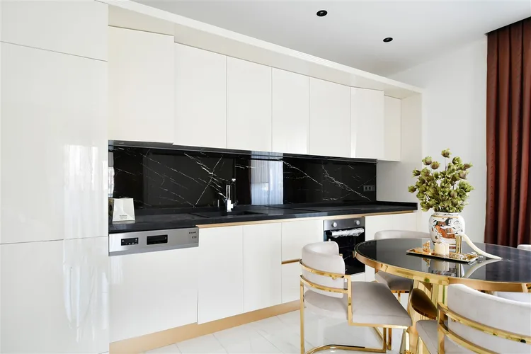 2+1 LUXURY FURNISHED APARTMENT IN ALANYA OBA CENTER.