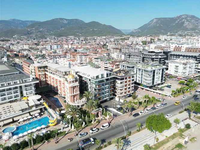 LUXURY FURNISHED 1+1 APARTMENT RIGHT ON THE BEACH IN TOSMUR, ALANYA.