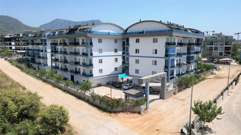 1+1 FURNISHED APARTMENT IN A GATED COMMUNITY IN ALANYA OBA.