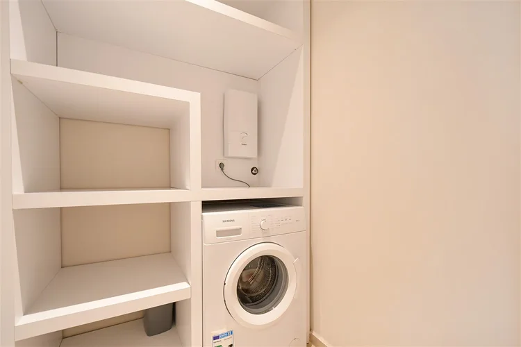 SPACIOUS 1+1 FURNISHED APARTMENT RIGHT ON THE BEACH IN ALANYA KESTEL.
