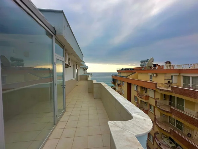 BEACHFRONT 3+1 DUPLEX APARTMENT WITH PRIVATE SAUNA IN MAHMUTLAR, 180 m²