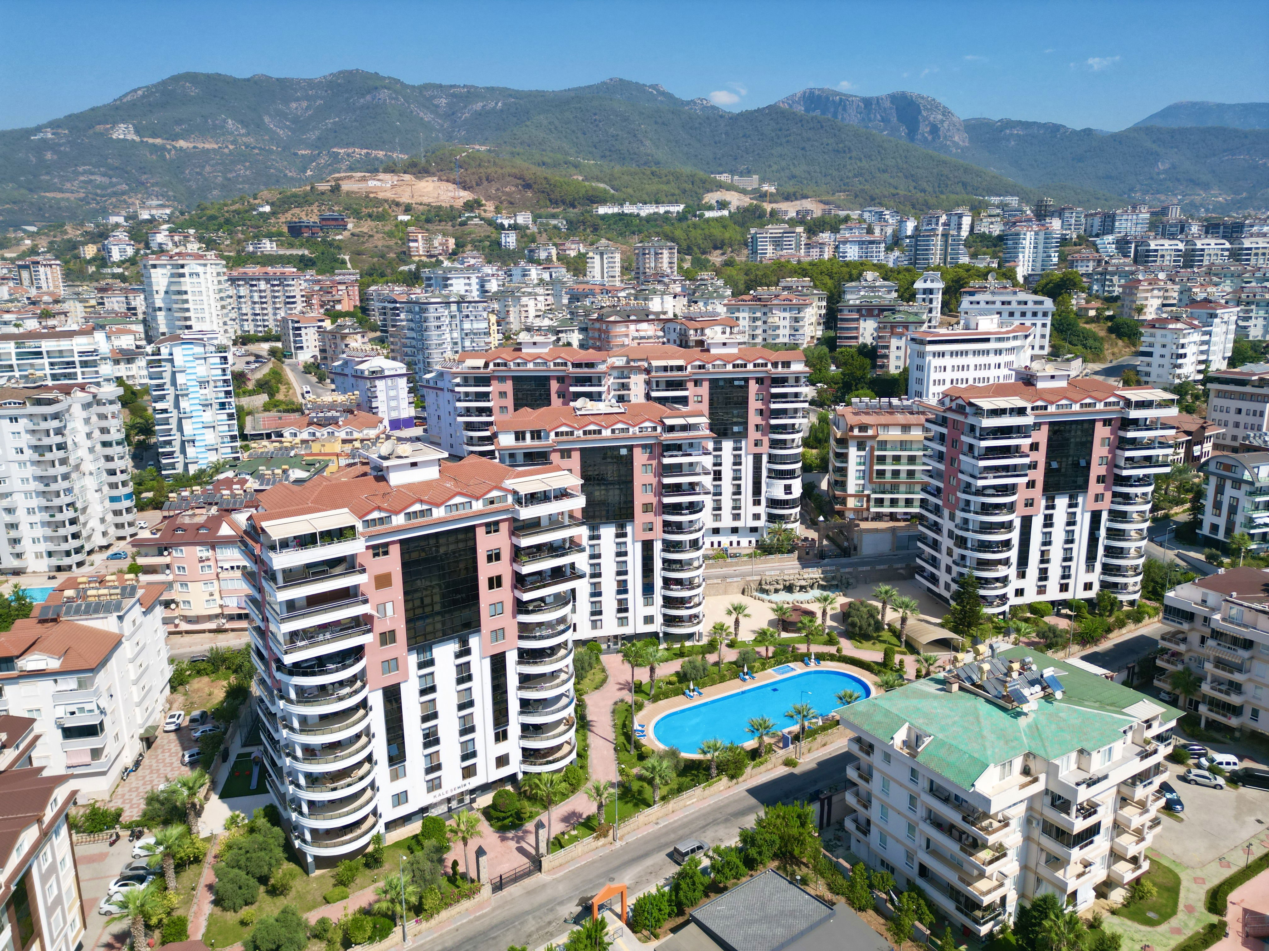 МЕБЛИРОВАННАЯ КВАРТИРА 4+1 ПЛОЩАДЬЮ 270 М² С ОТДЕЛЬНОЙ КУХНЕЙ В ЦЕНТРЕ ОБА АЛАНЬЯ