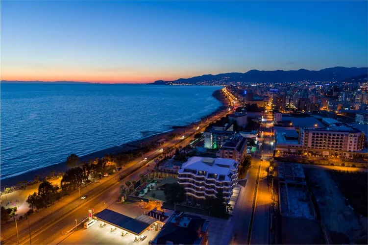 LUXURY 1+1 APARTMENT DIRECTLY BY THE SEA IN ALANYA KARGICAK