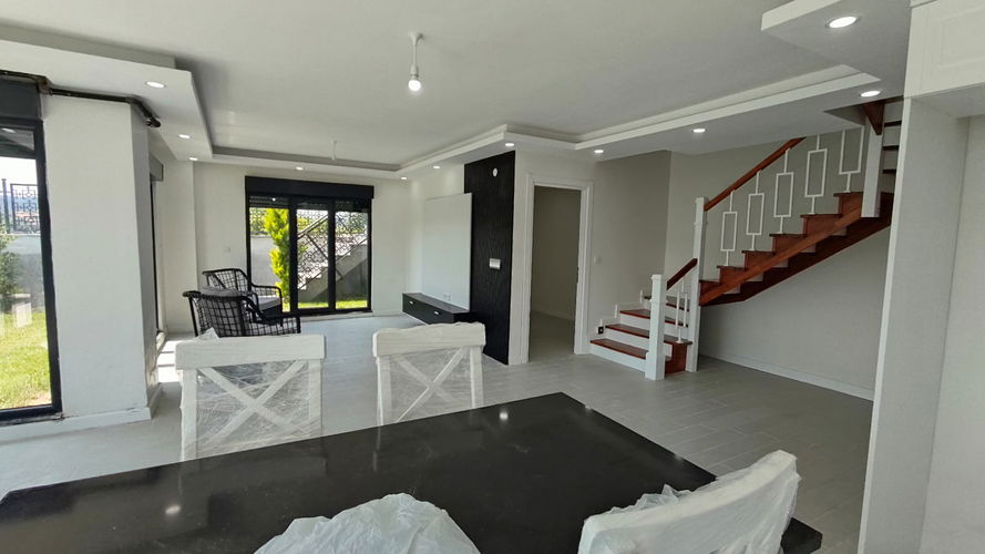 Citizenship-Eligible Villa for Sale in Istanbul, Interior - 4