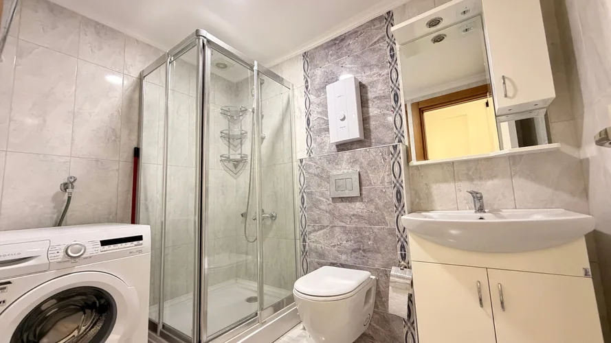 , Interior - 4