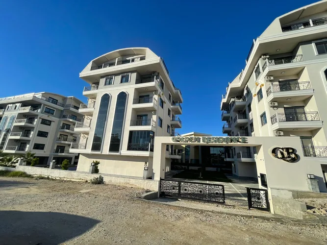 Golden Hıgh, Exterior - 1