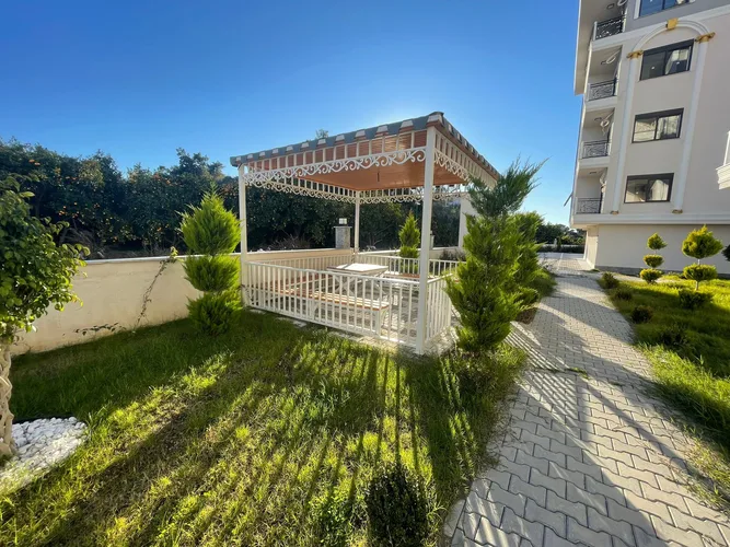 Golden Hıgh, Exterior - 4
