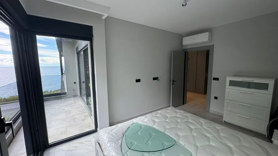 , Interior - 3