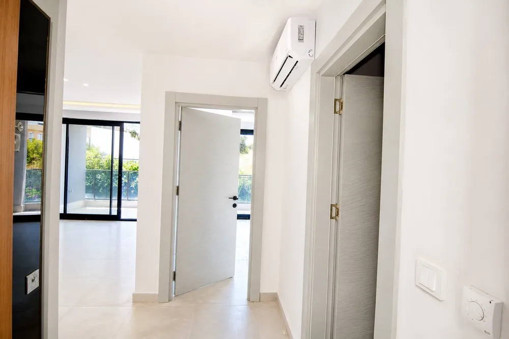 ECO BLUE Interior - 10