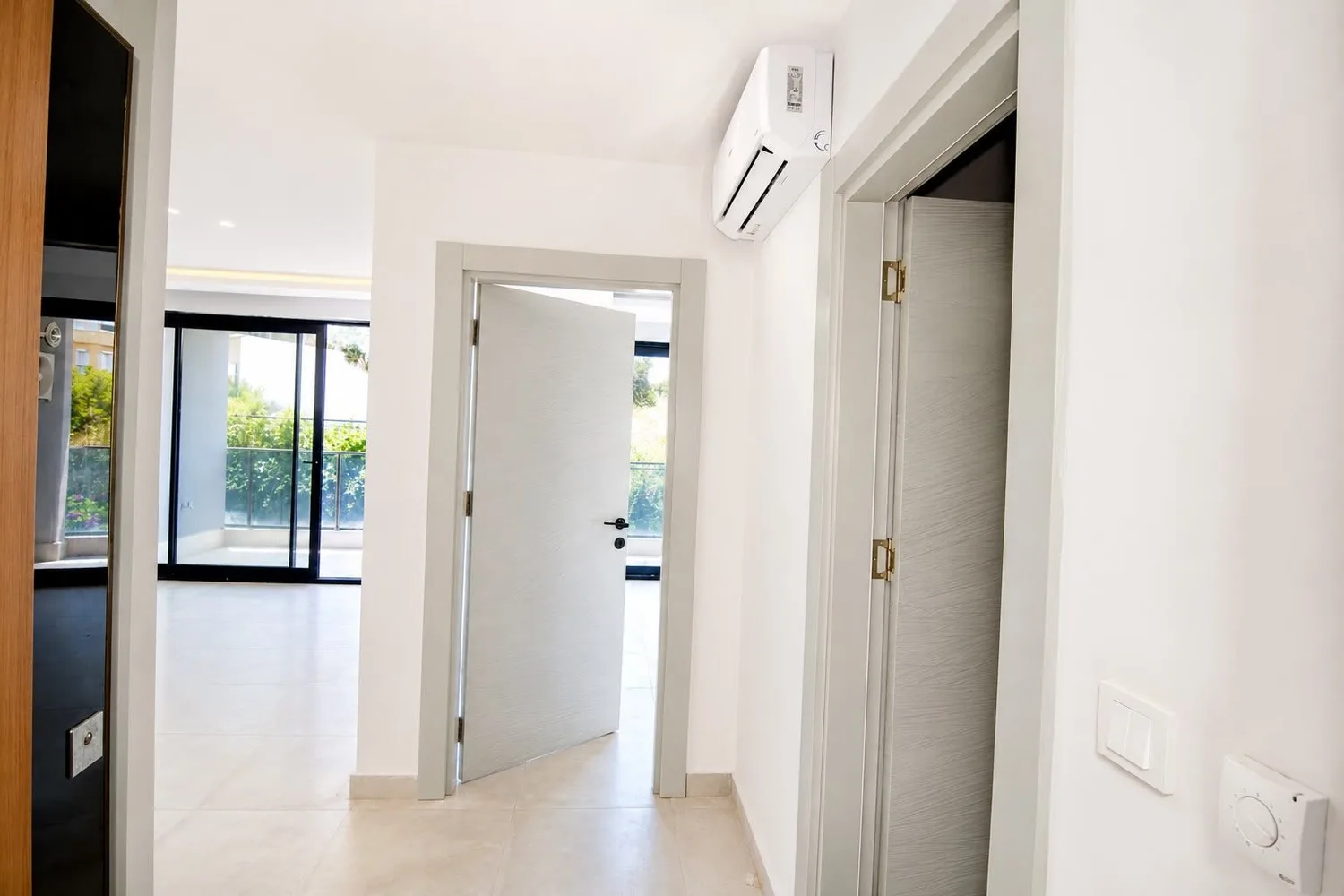 ECO BLUE Interior - 10