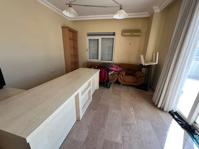 , Interior - 4