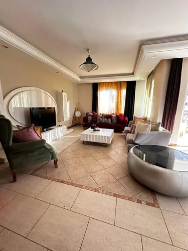 Alden 1, Interior - 2