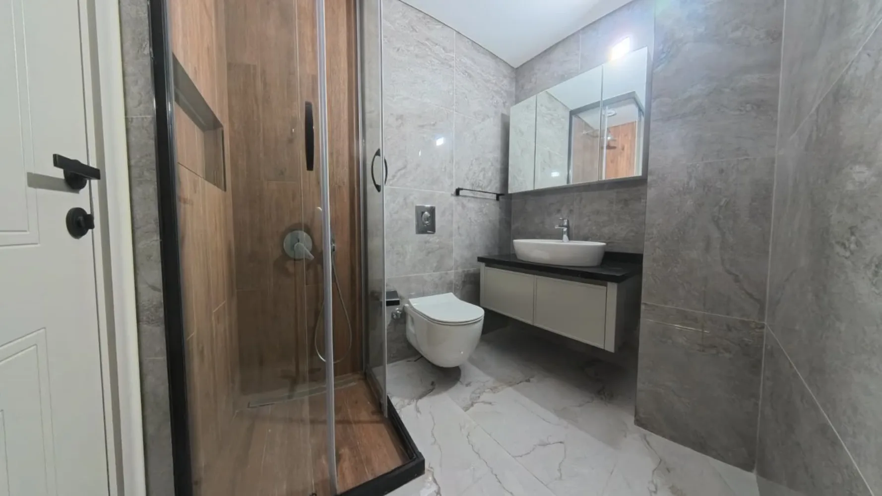 Квартира в TSI Gemstone с крытым бассейном и полной инфраструктурой Interior - 12
