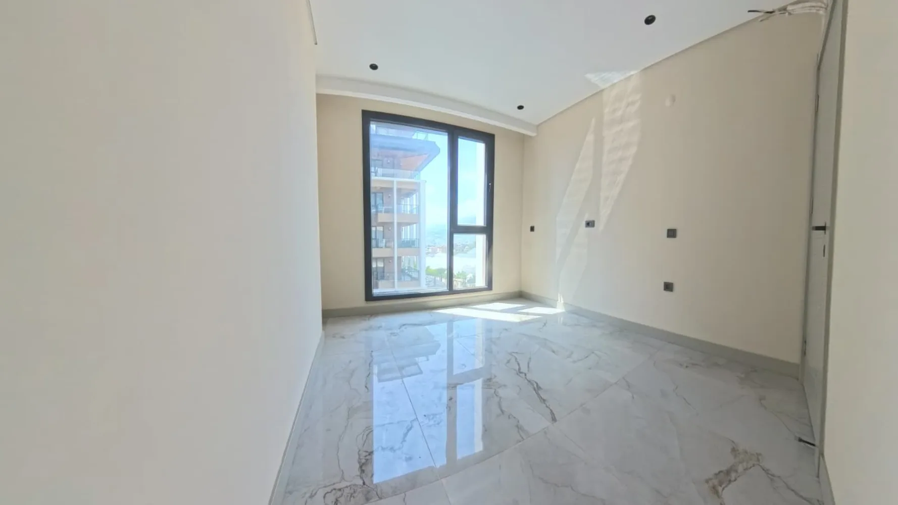 Квартира в TSI Gemstone с крытым бассейном и полной инфраструктурой Interior - 10