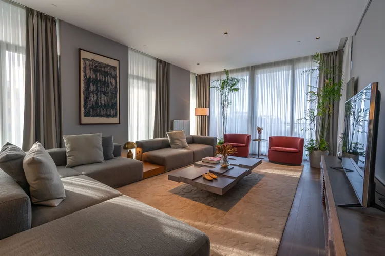, Interior - 4