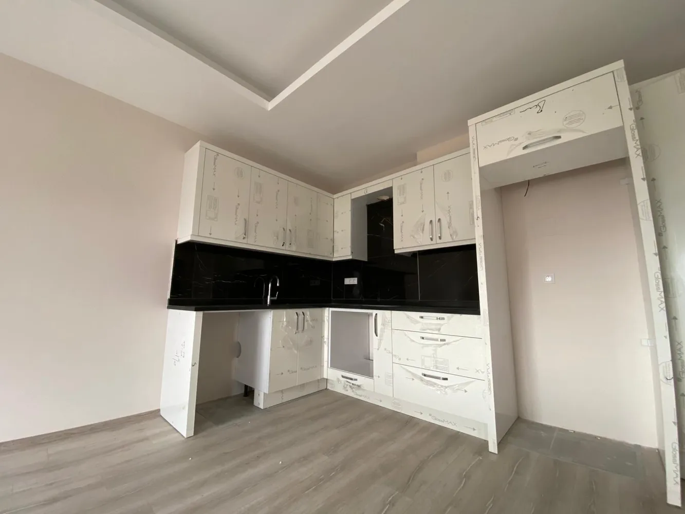 Apartment in Alanya with Ready Title Deed and Occupancy Permit Exterior - 6