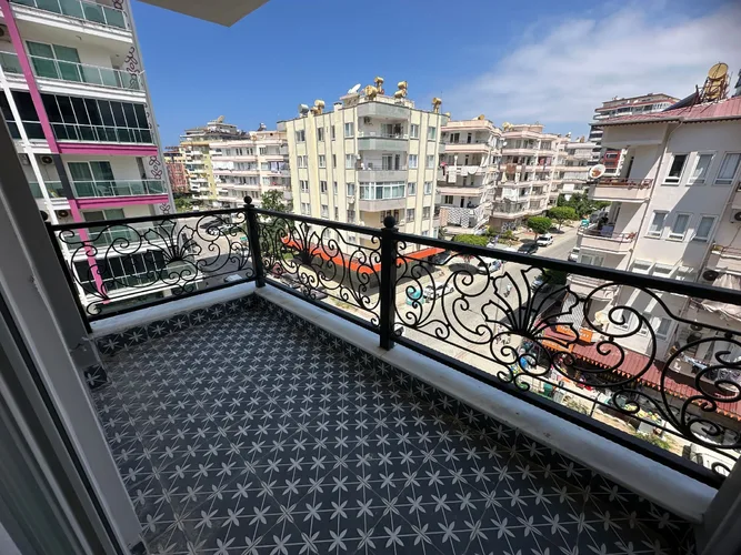 Melih Concep Mahmutlar, Exterior - 1