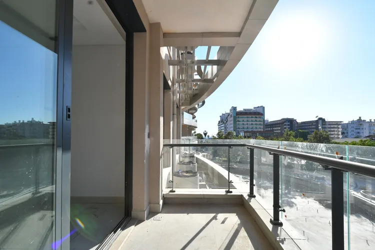 Down Town Oba, Exterior - 3