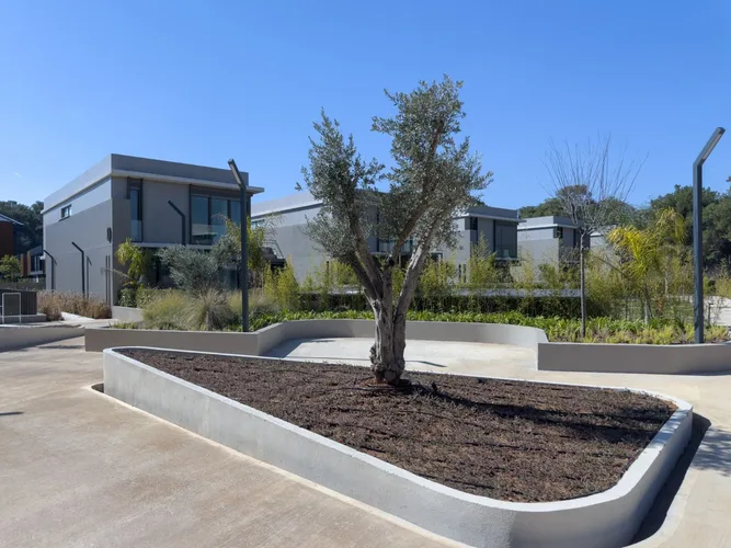, Exterior - 4