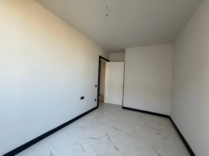 , Interior - 4