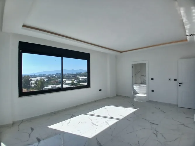 , Interior - 2