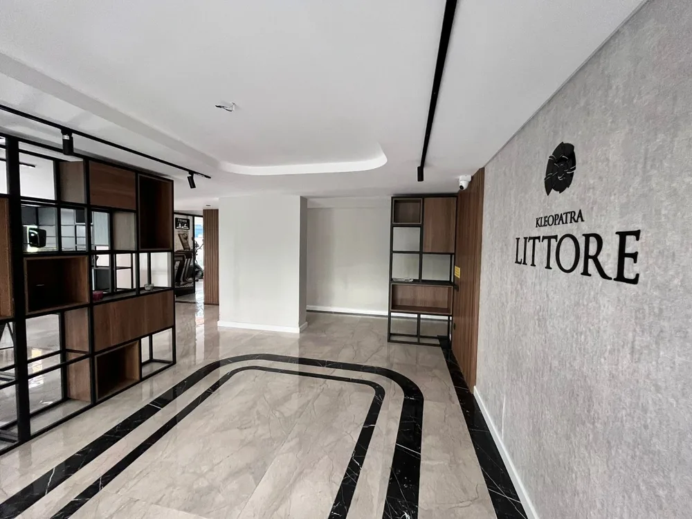 Cleopatra Littore Exterior - 9