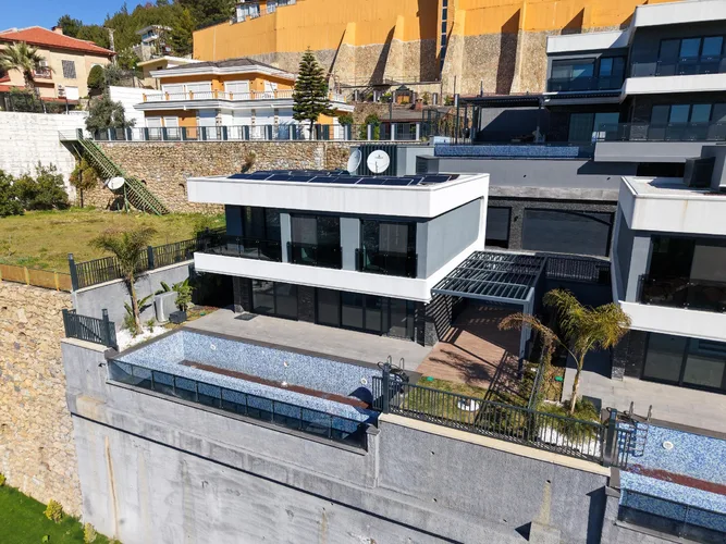 , Exterior - 3