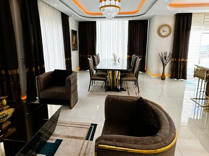 , Interior - 4